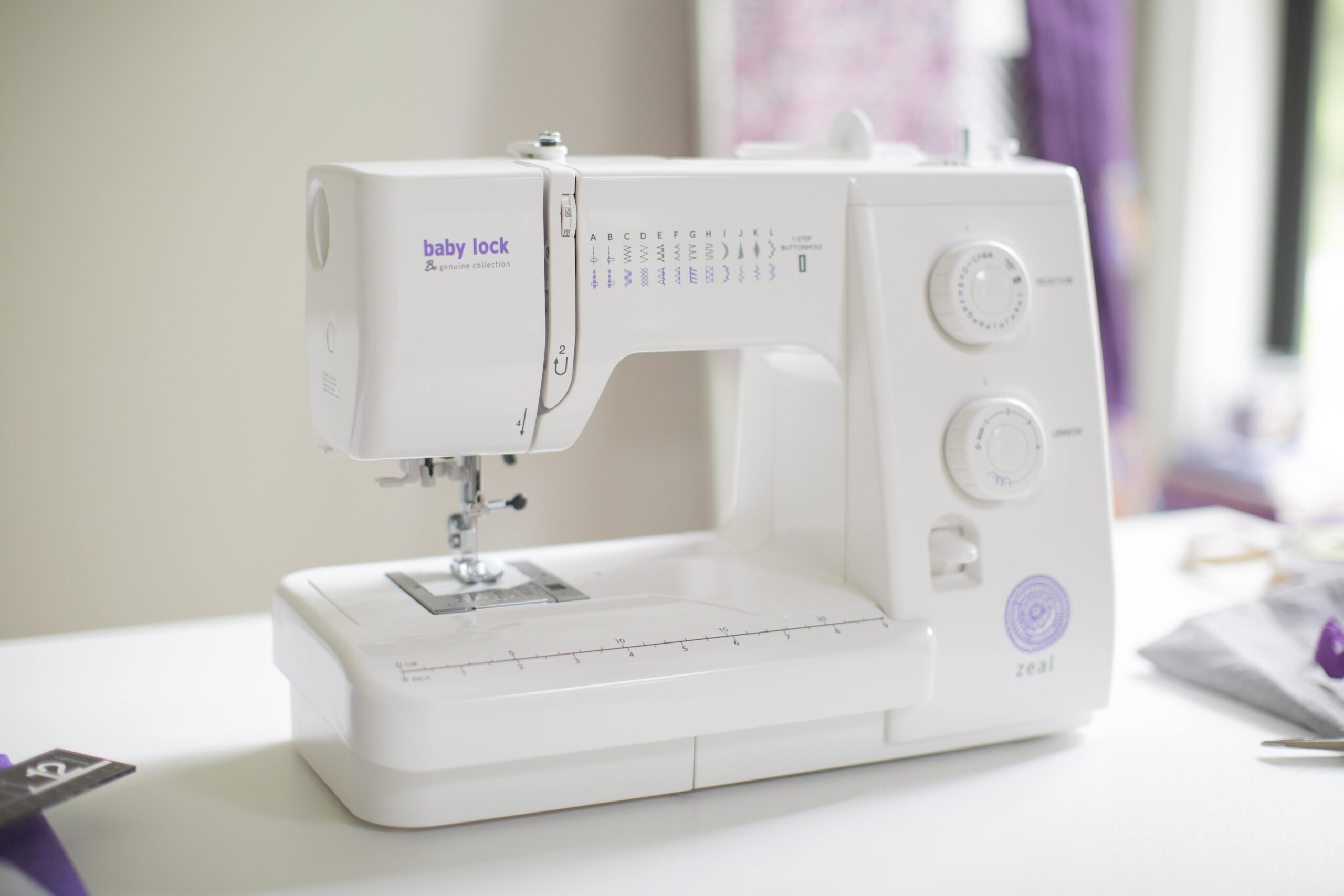 mowl サーベイランス Surveilance 紫/金 Baby Lock Zeal Sewing and Quilting Machine -BL35B