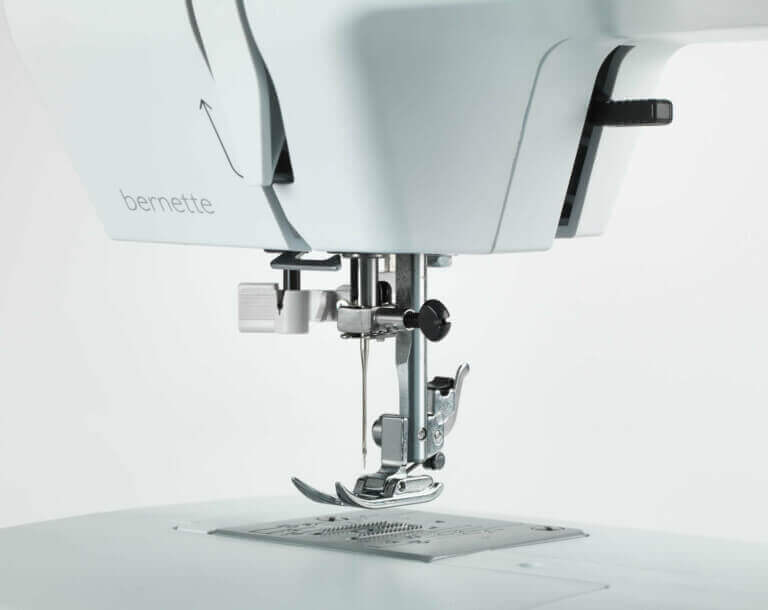 Simple sewing with Bernette B33 Mechanical Machine