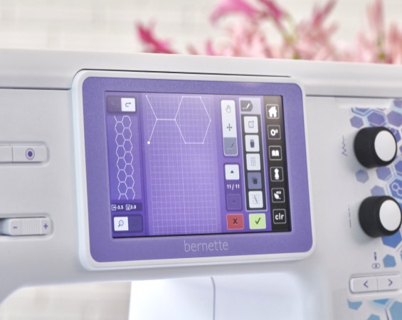 Quality build and design Bernette 79 Yaya Han Sewing Machine
