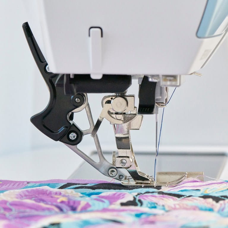 Dedicated artists choose Bernina 570 QE E Kaffe Edition for sewing