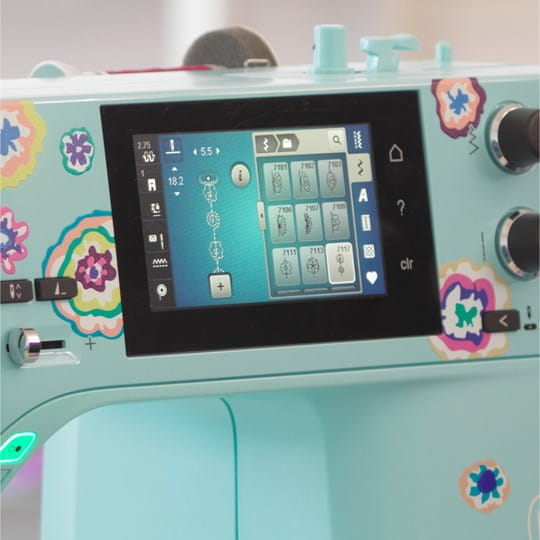 Quilt like a pro with Bernina 475 QE Kaffe Edition features