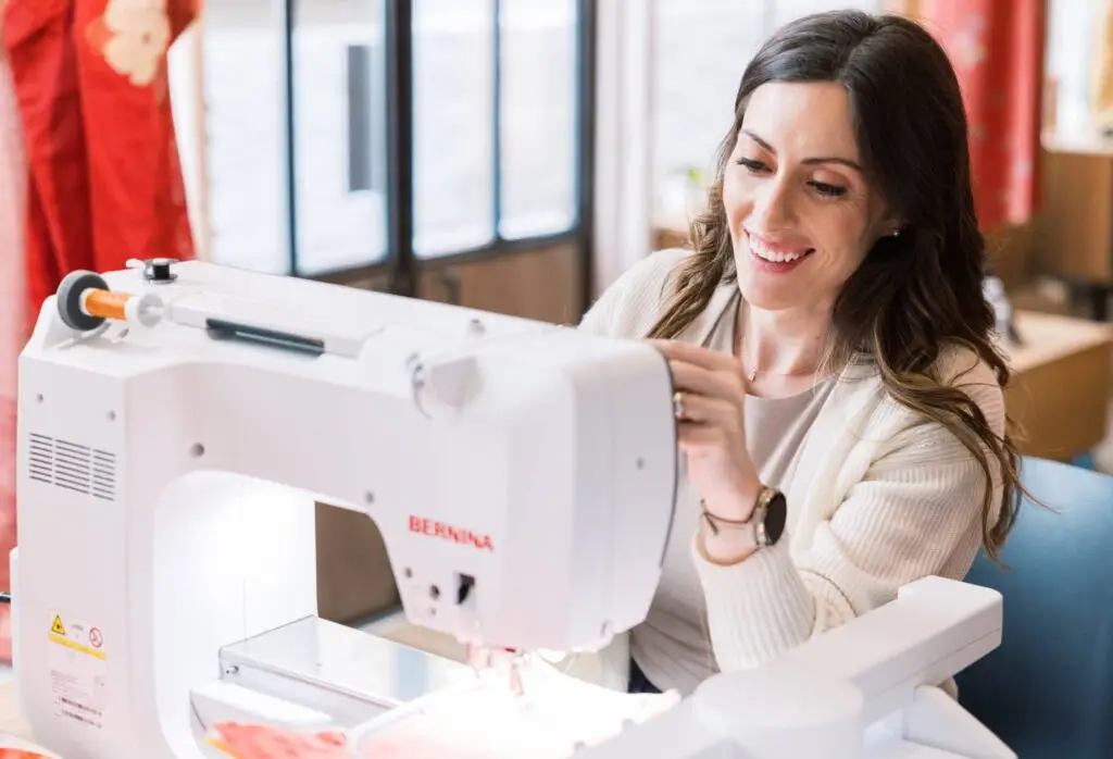 machine works beautifully with cotton knits denim and delicate fabric types